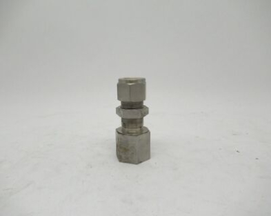 CTS-SS810718 SS-810-71-8 BLKHD FEMALE CONNECTOR 1/2"