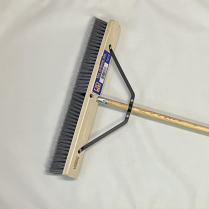 IM-Y150S PUSH BROOM w/Bracket 24" Synth Fine W/60" Handle