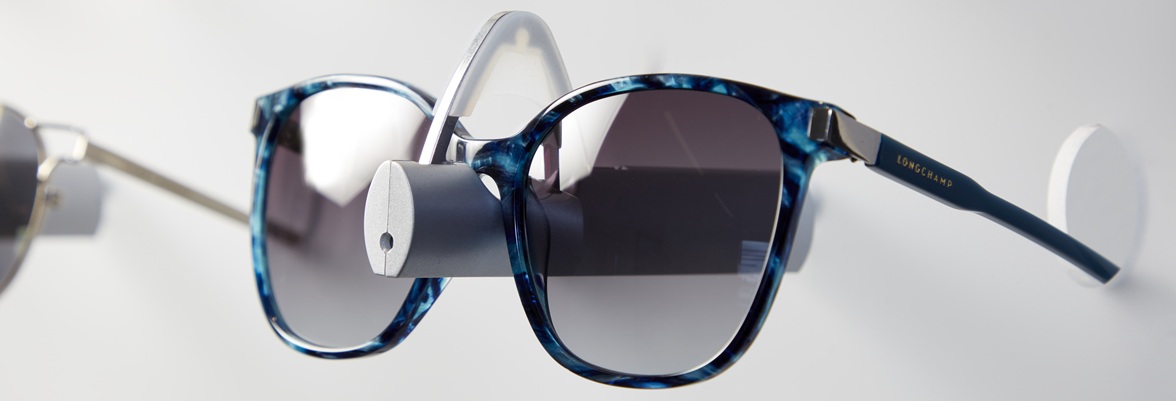 locking eyewear display, locking sunglasses wall display, retail sunglasses lockable, reduce theft for sunglasses