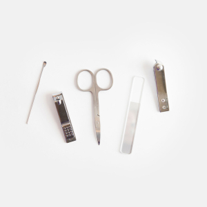 Lilac Flower Manicure Set|Caroline Gardner