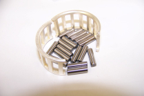 ROULEMENT DE BIELLE INFERIEURE MERC/CHRYSLER AVEC RETENUE