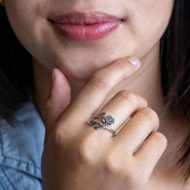 Adjustable Rose Ring on Model 