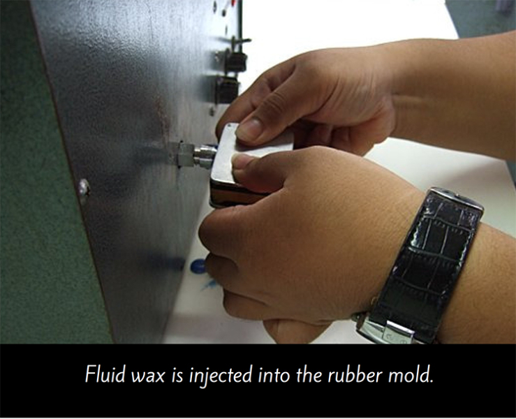 Injecting wax into the mold