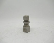 SS-810-71-8 BLKHD FEMALE CONNECTOR 1/2"