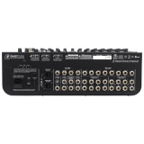 COMPACT 16-CHANNEL MACKIE MIXER