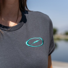 STORM OVAL BOLT WOMENS TEE CHARCOAL